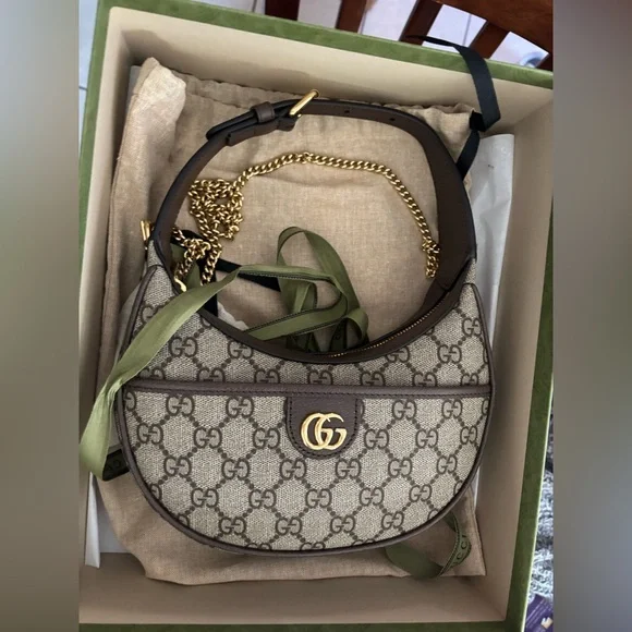 New GUCCI handbag - Picture 4 of 4